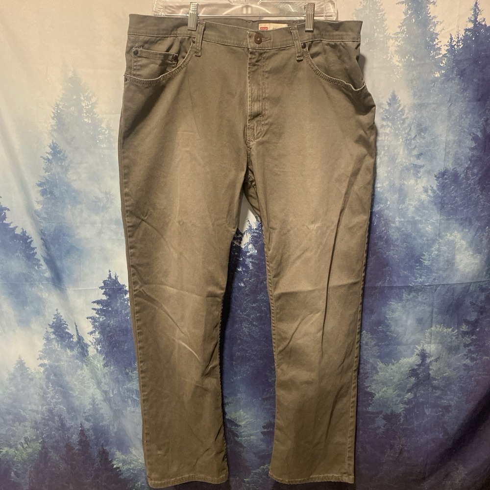 Wrangler Wear Khaki Pants Men's‎ Size 36/30